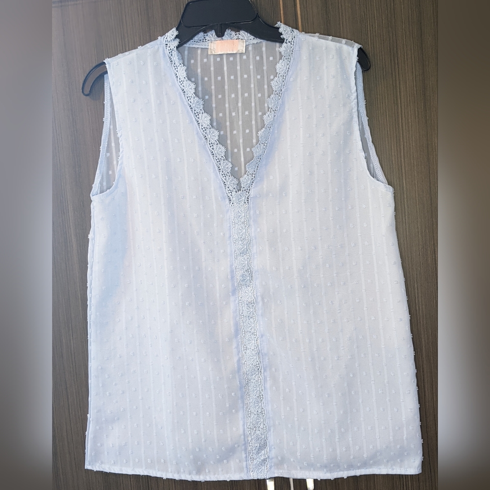 C+D+M Textured Sleeveless Light Blue Blouse, Large